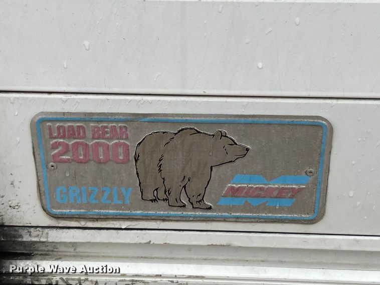 image for item EK4246 2000 International 4900 delivery truck