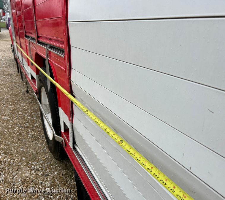 image for item EK4246 2000 International 4900 delivery truck