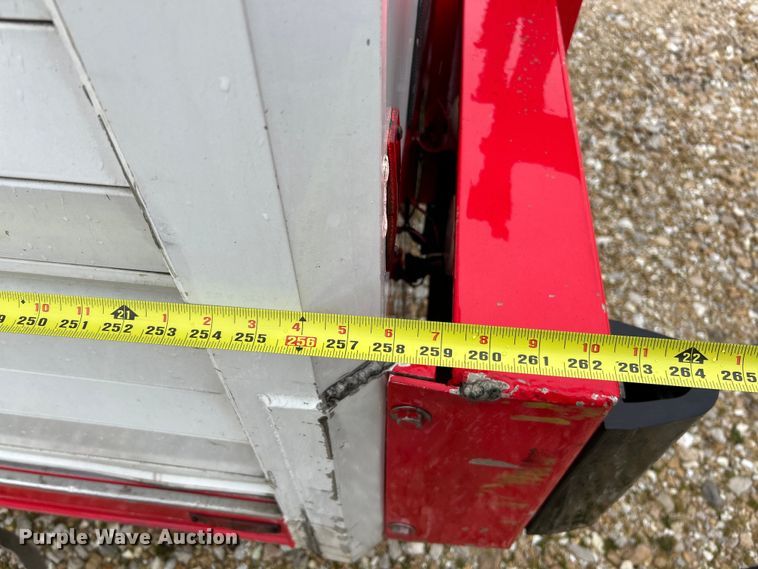 image for item EK4246 2000 International 4900 delivery truck