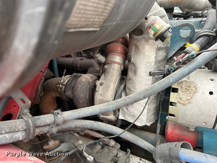 image for item EK4246 2000 International 4900 delivery truck