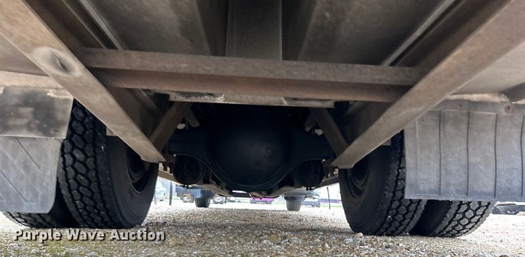 image for item EK4246 2000 International 4900 delivery truck