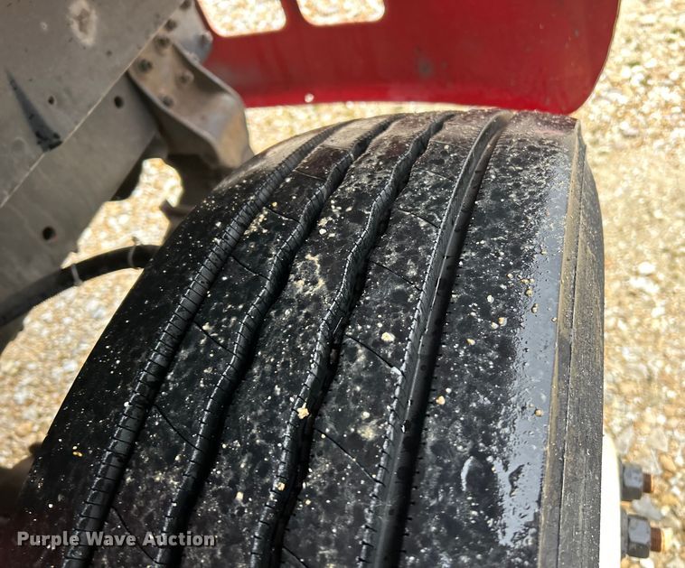 image for item EK4246 2000 International 4900 delivery truck