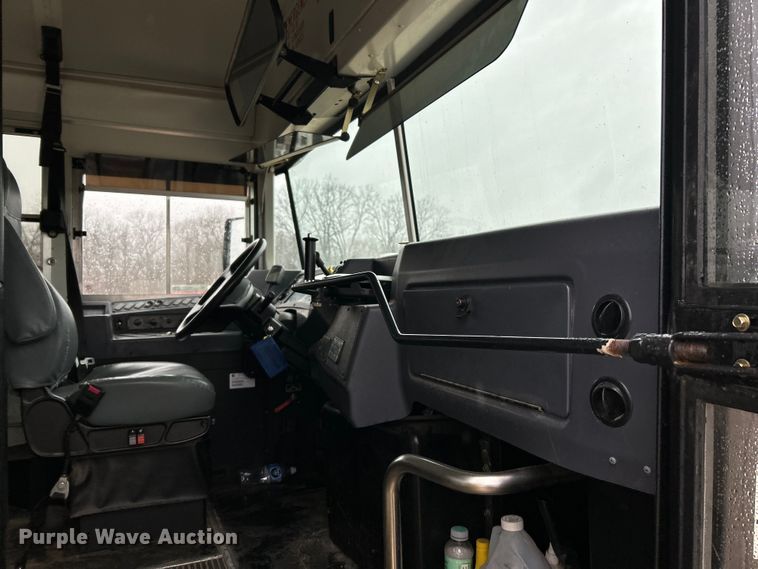 image for item EK4247 2015 Blue Bird Vision school bus