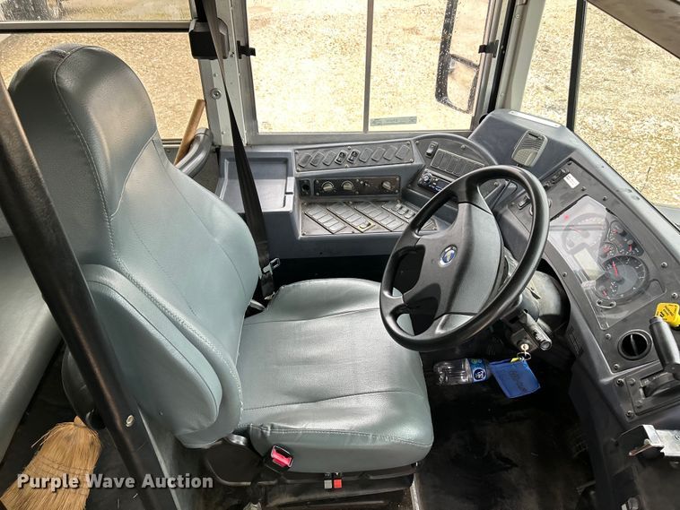 image for item EK4247 2015 Blue Bird Vision school bus