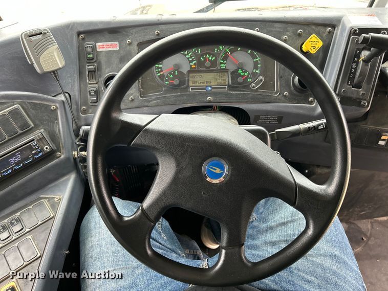 image for item EK4247 2015 Blue Bird Vision school bus