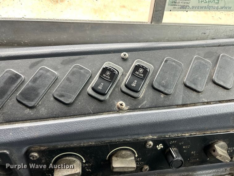 image for item EK4247 2015 Blue Bird Vision school bus