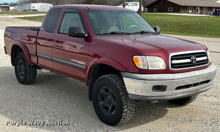image for item EK4320 2000 Toyota Tundra SR5 Access Cab pickup truck