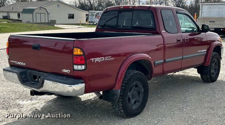 image for item EK4320 2000 Toyota Tundra SR5 Access Cab pickup truck