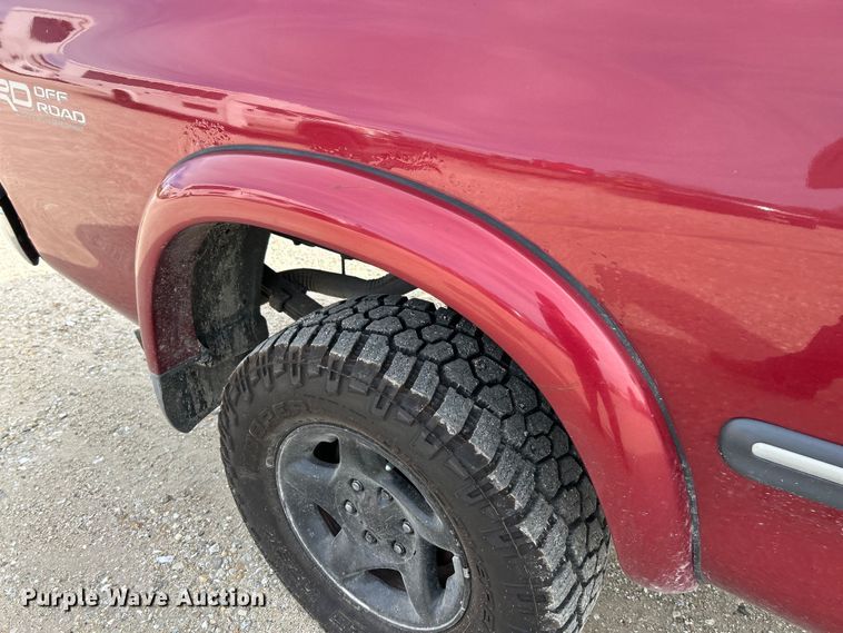 image for item EK4320 2000 Toyota Tundra SR5 Access Cab pickup truck