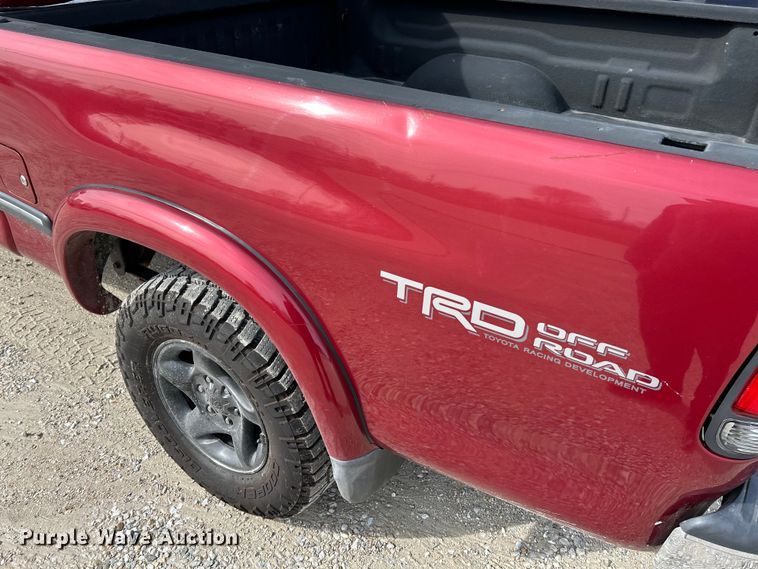 image for item EK4320 2000 Toyota Tundra SR5 Access Cab pickup truck