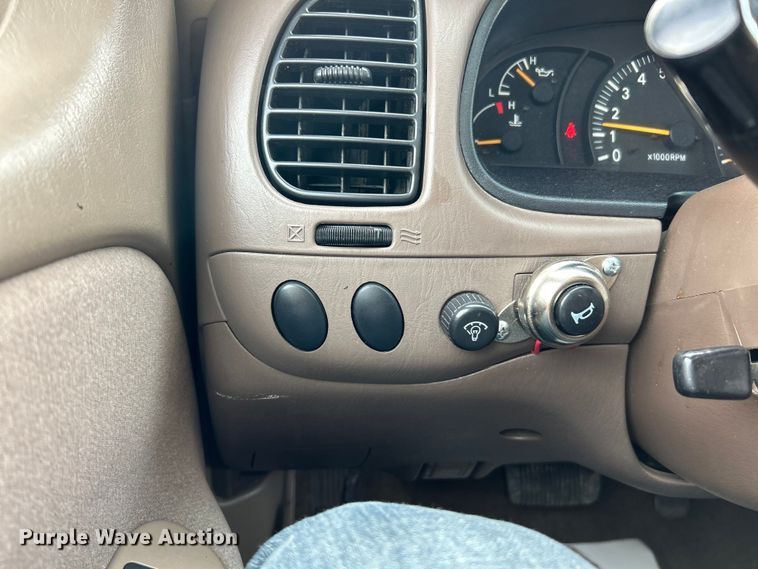 image for item EK4320 2000 Toyota Tundra SR5 Access Cab pickup truck