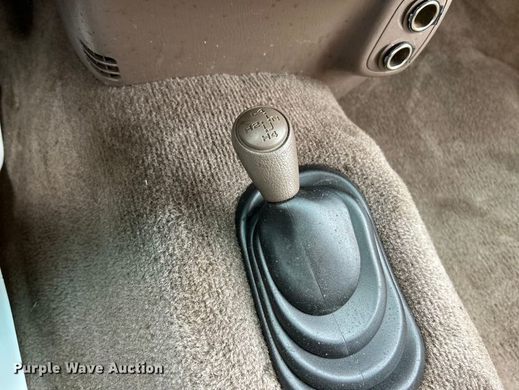 image for item EK4320 2000 Toyota Tundra SR5 Access Cab pickup truck