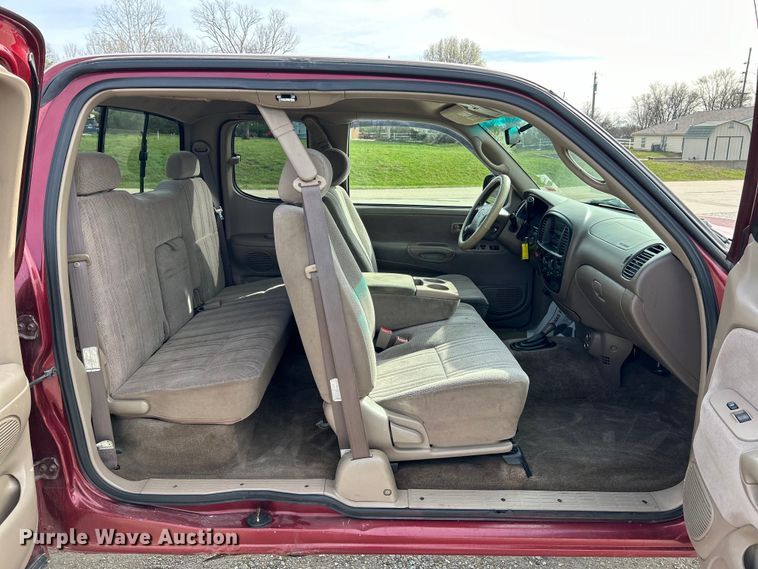 image for item EK4320 2000 Toyota Tundra SR5 Access Cab pickup truck