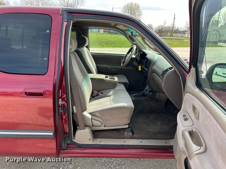 image for item EK4320 2000 Toyota Tundra SR5 Access Cab pickup truck