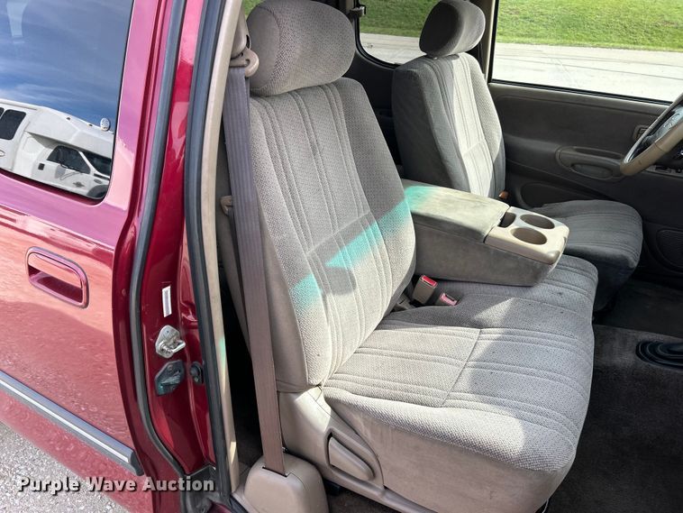 image for item EK4320 2000 Toyota Tundra SR5 Access Cab pickup truck