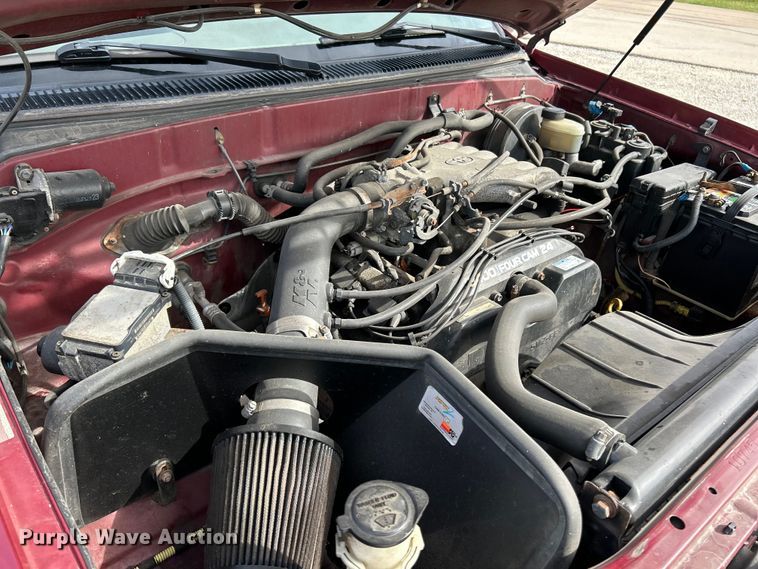 image for item EK4320 2000 Toyota Tundra SR5 Access Cab pickup truck