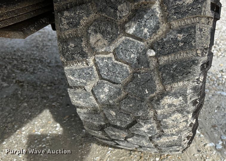 image for item EK4320 2000 Toyota Tundra SR5 Access Cab pickup truck