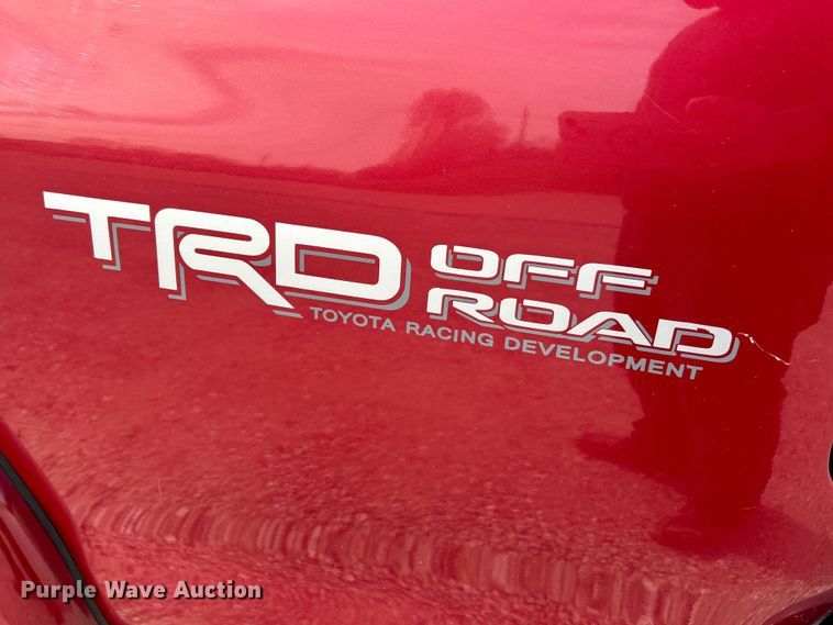 image for item EK4320 2000 Toyota Tundra SR5 Access Cab pickup truck