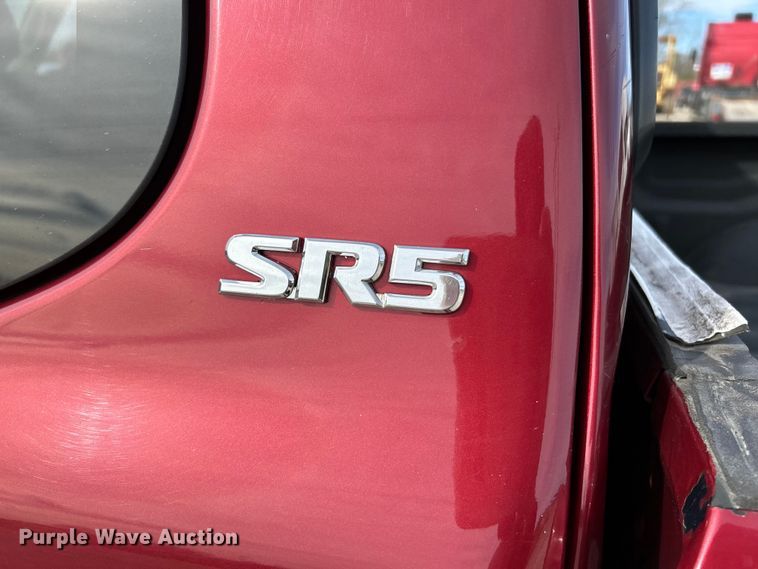 image for item EK4320 2000 Toyota Tundra SR5 Access Cab pickup truck