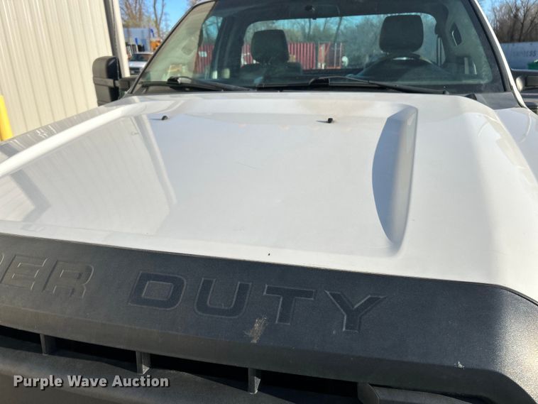 image for item EK4326 2015 Ford F550 Super Duty XL truck cab and chassis