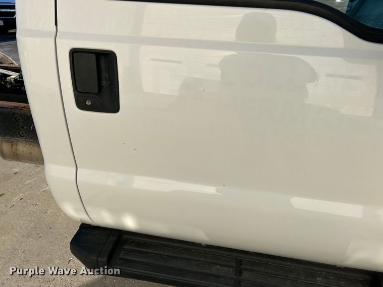 image for item EK4326 2015 Ford F550 Super Duty XL truck cab and chassis