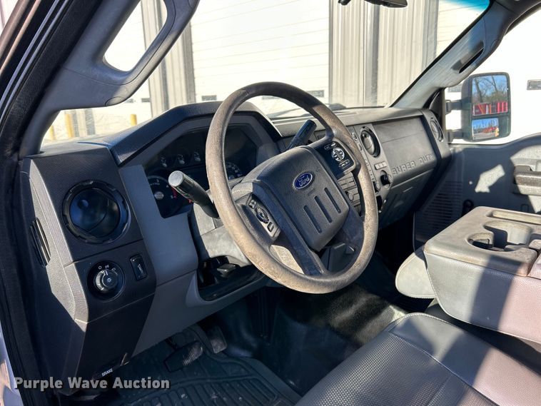 image for item EK4326 2015 Ford F550 Super Duty XL truck cab and chassis