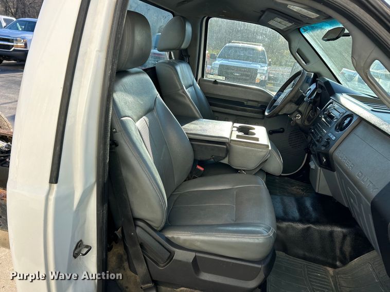 image for item EK4326 2015 Ford F550 Super Duty XL truck cab and chassis