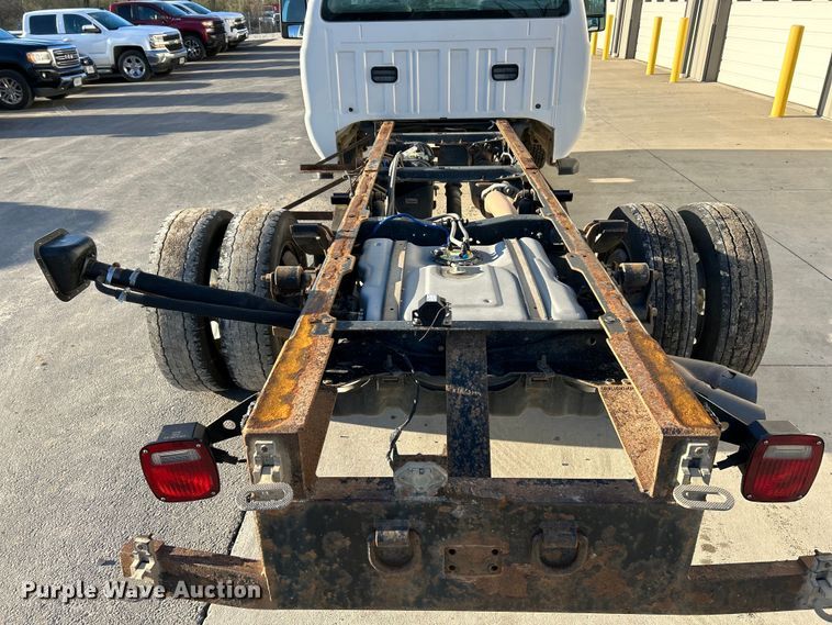 image for item EK4326 2015 Ford F550 Super Duty XL truck cab and chassis