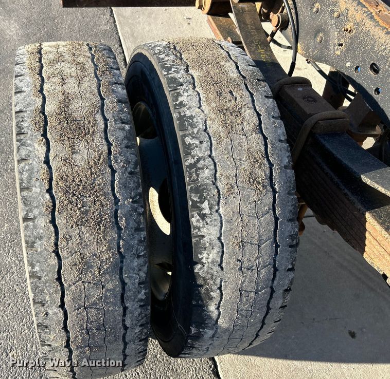 image for item EK4326 2015 Ford F550 Super Duty XL truck cab and chassis