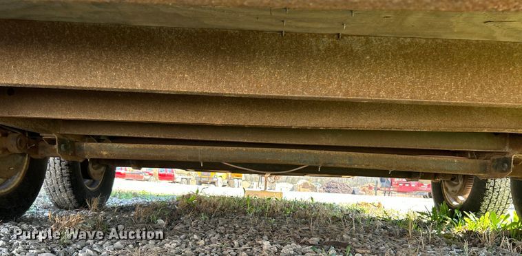 image for item EK4335 2001 Haulmark KLS7X16WT2 enclosed cargo trailer