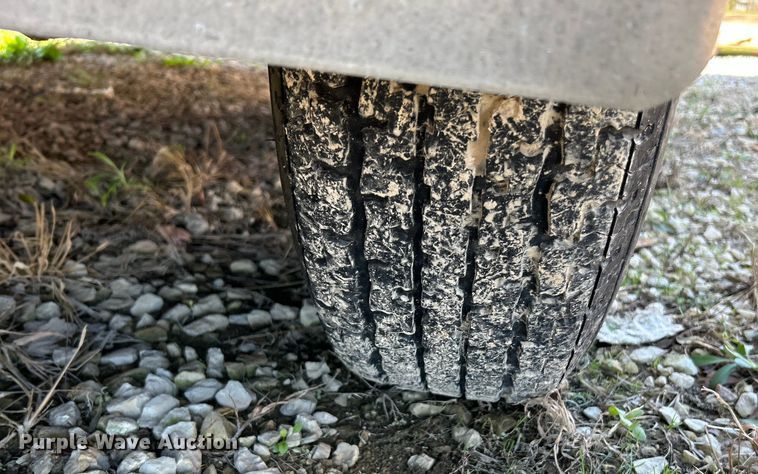 image for item EK4335 2001 Haulmark KLS7X16WT2 enclosed cargo trailer