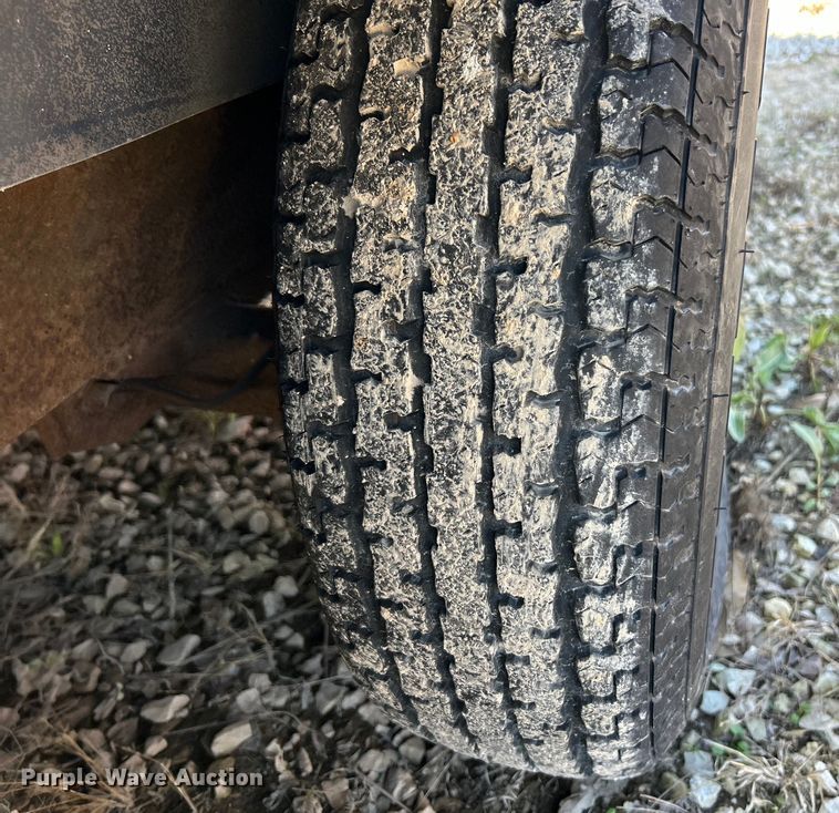 image for item EK4335 2001 Haulmark KLS7X16WT2 enclosed cargo trailer