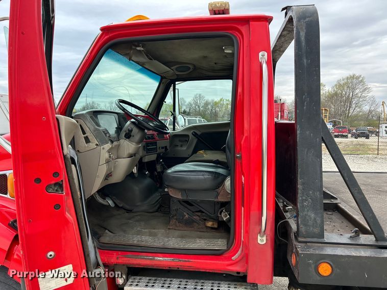 image for item EK4377 2002 Sterling M6500 Acterra rollback truck