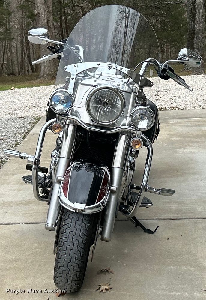 image for item EK4392 2015 Triumph  Thunderbird LT motorcycle