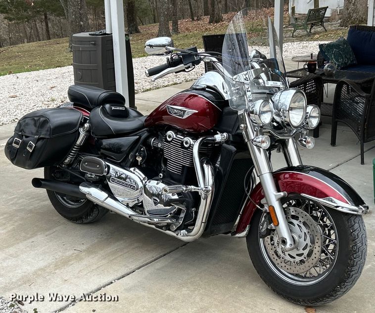 image for item EK4392 2015 Triumph  Thunderbird LT motorcycle