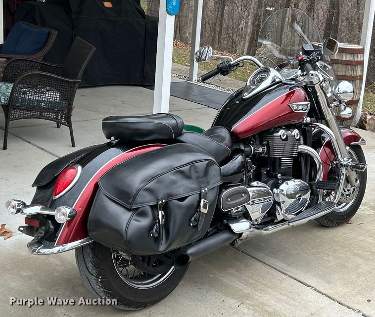 image for item EK4392 2015 Triumph  Thunderbird LT motorcycle