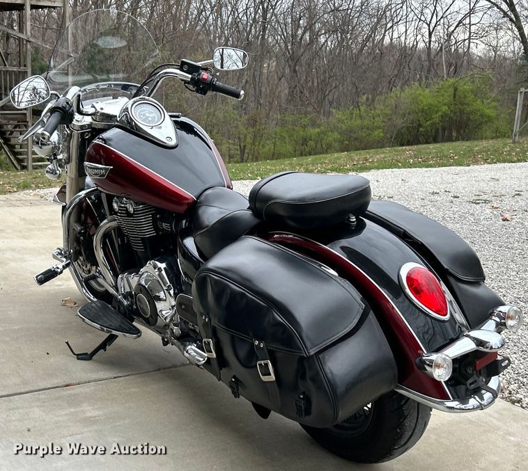 image for item EK4392 2015 Triumph  Thunderbird LT motorcycle