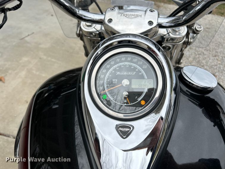 image for item EK4392 2015 Triumph  Thunderbird LT motorcycle