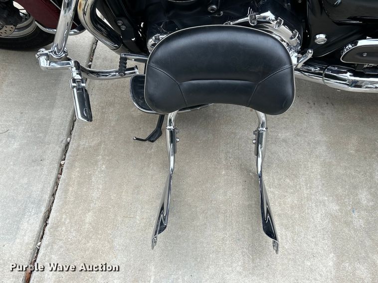 image for item EK4392 2015 Triumph  Thunderbird LT motorcycle