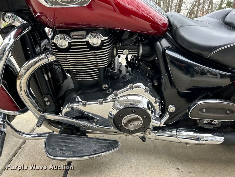image for item EK4392 2015 Triumph  Thunderbird LT motorcycle