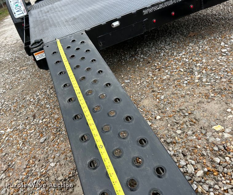 image for item EK4393 2017 Novae ST8218CHS-B-100 equipment trailer