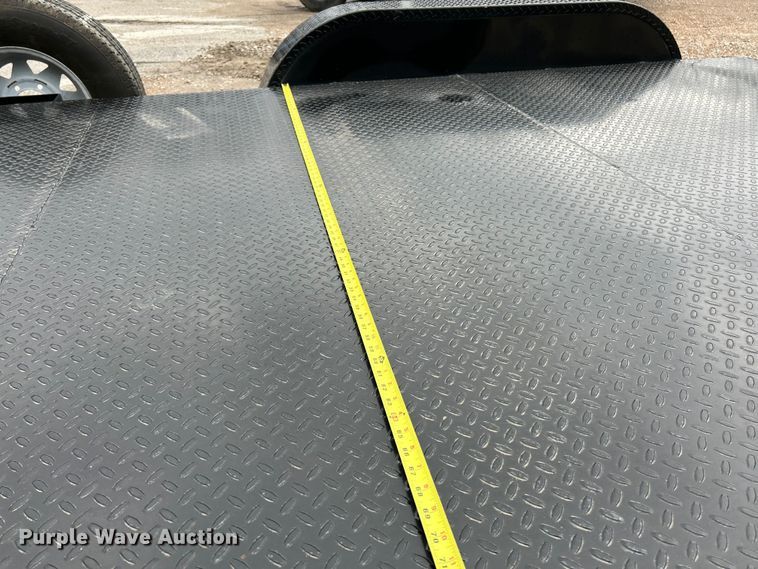 image for item EK4393 2017 Novae ST8218CHS-B-100 equipment trailer