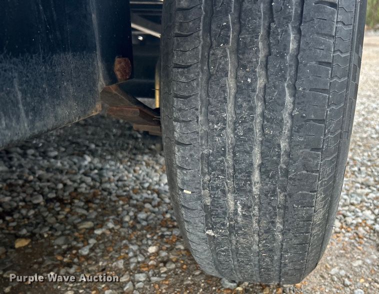 image for item EK4393 2017 Novae ST8218CHS-B-100 equipment trailer