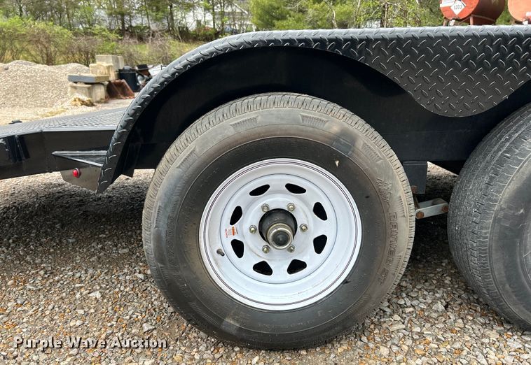 image for item EK4393 2017 Novae ST8218CHS-B-100 equipment trailer