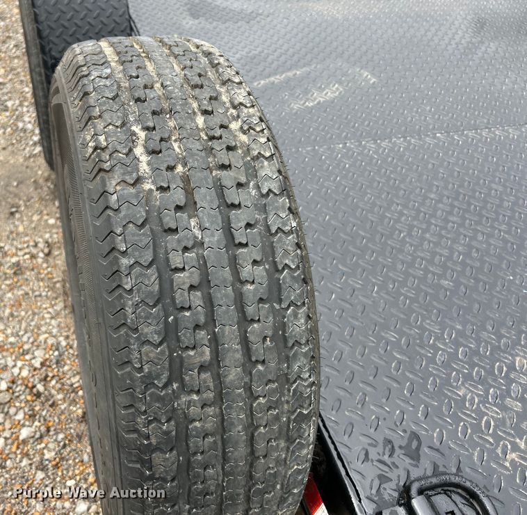 image for item EK4393 2017 Novae ST8218CHS-B-100 equipment trailer