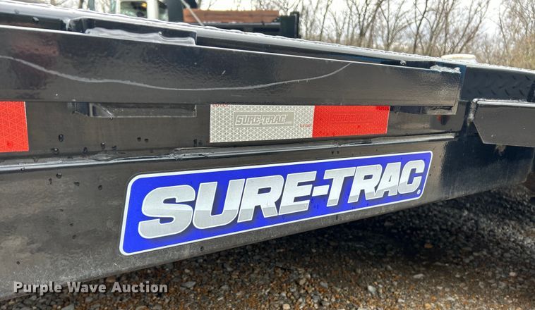 image for item EK4393 2017 Novae ST8218CHS-B-100 equipment trailer