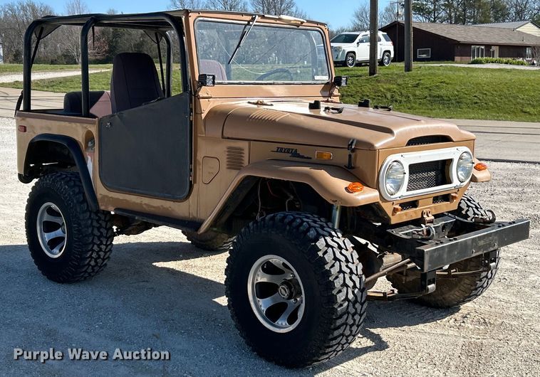 image for item EK4417 1972 Toyota FJ 40 Land Cruiser SUV