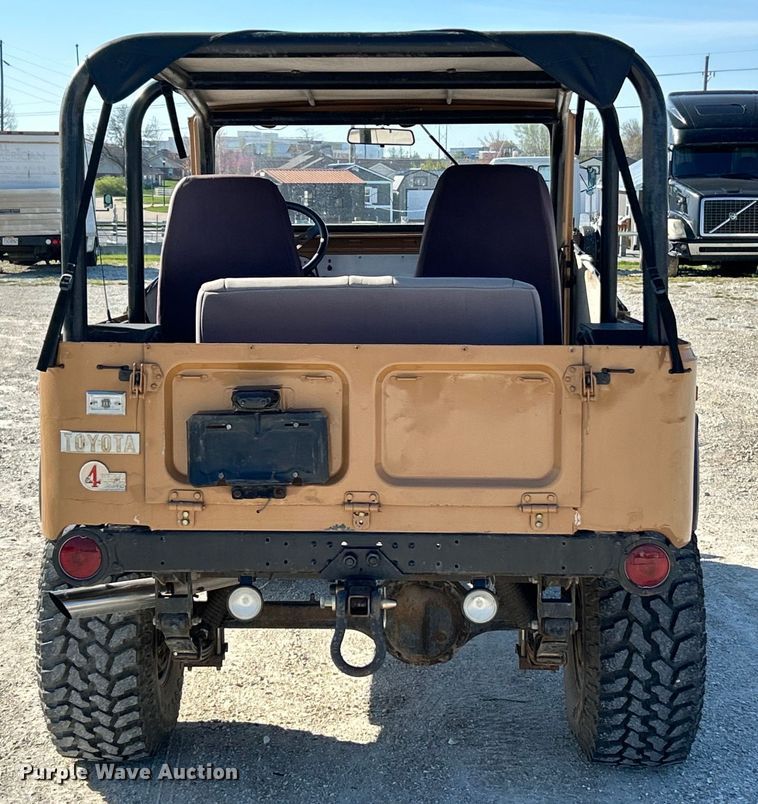 image for item EK4417 1972 Toyota FJ 40 Land Cruiser SUV