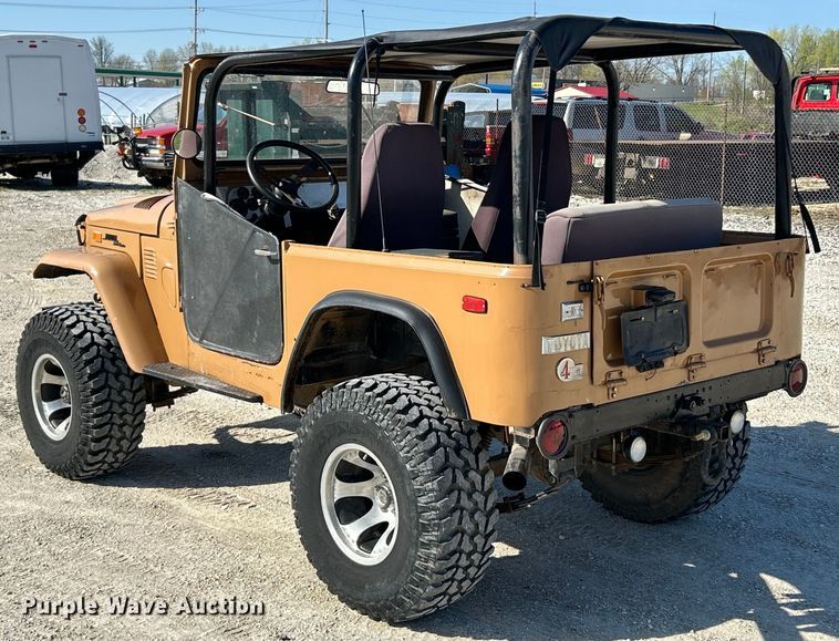 image for item EK4417 1972 Toyota FJ 40 Land Cruiser SUV