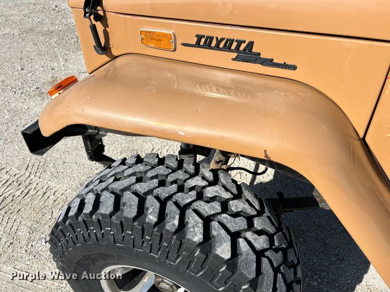 image for item EK4417 1972 Toyota FJ 40 Land Cruiser SUV
